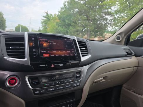 Used 2018 Honda Pilot EX image 19
