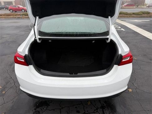 Used 2023 Chevrolet Malibu LT image 5