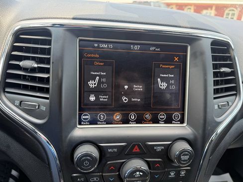 Used 2018 Jeep Grand Cherokee Altitude AWD/4WD image 14