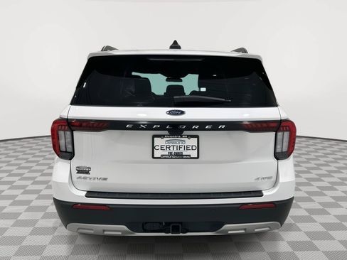 Used 2025 Ford Explorer Active w/ Active Comfort Package AWD/4WD image 4