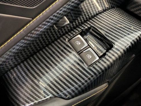 Used 2016 Chevrolet Corvette Z06 w/ 3LZ Preferred Equipment Group image 16