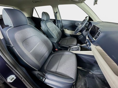 Certified 2025 Hyundai Venue Limited image 27