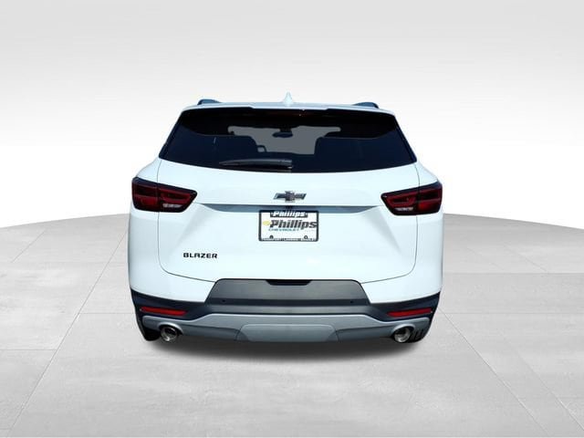 New 2026 Chevrolet Blazer LT w/ Midnight/Sport Edition FWD image 4