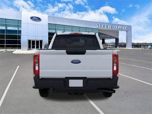Used 2023 Ford F250 XL image 5
