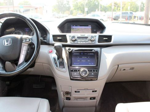 Used 2015 Honda Odyssey Touring image 11