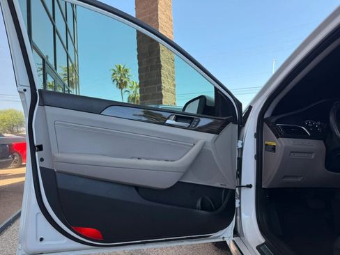 Used 2016 Hyundai Sonata Limited w/ Option Group 05 image 25