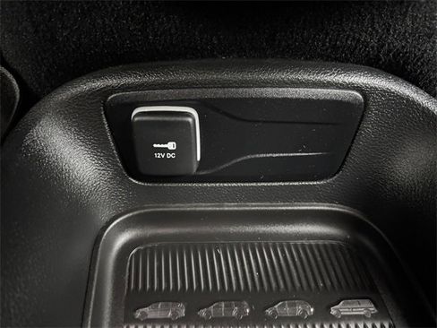 Used 2024 Chrysler Pacifica Touring image 25