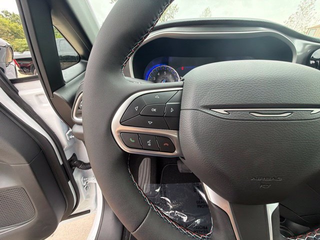 New 2027 Chrysler Pacifica Select FWD image 32