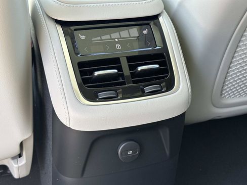New 2026 Volvo XC90 T8 Ultra w/ Lounge Package AWD/4WD image 10