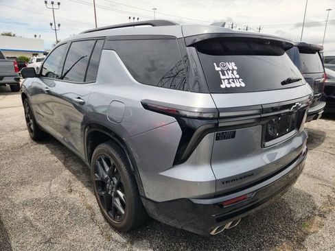 Used 2024 Chevrolet Traverse RS FWD image 4