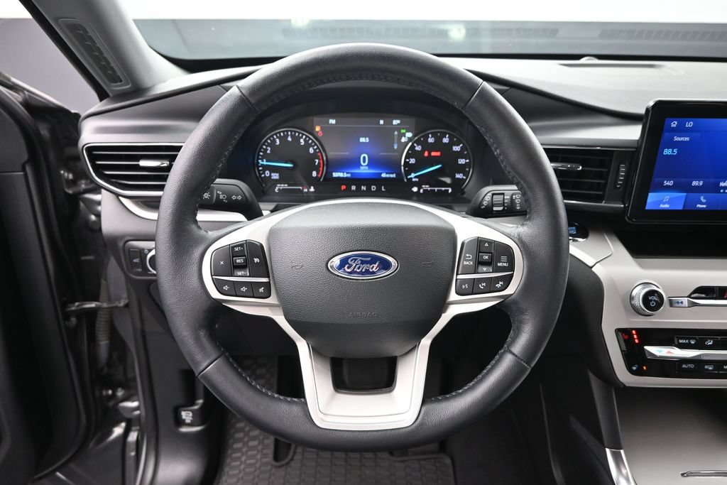 Used 2023 Ford Explorer XLT w/ Equipment Group 202A AWD/4WD image 13