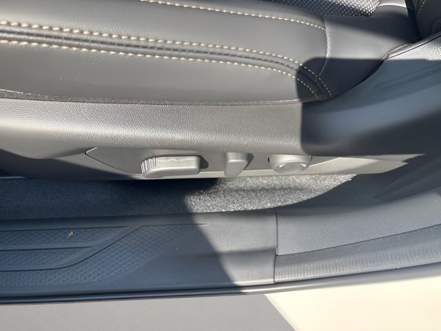 New 2026 Subaru Outback Limited AWD/4WD image 6