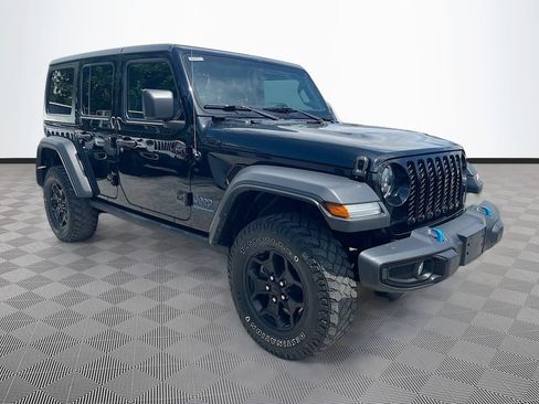 Used 2023 Jeep Wrangler Unlimited w/ Cold Weather Group AWD/4WD image 4