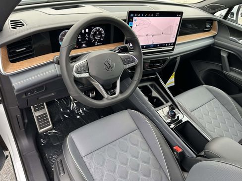 New 2026 Volkswagen Tiguan SEL R-Line image 11