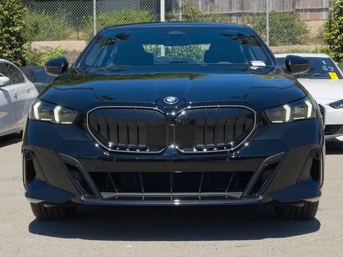 New 2027 BMW 540i xDrive w/ M Sport Package AWD/4WD image 2