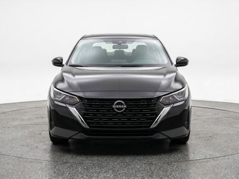 Used 2025 Nissan Sentra SV FWD image 2