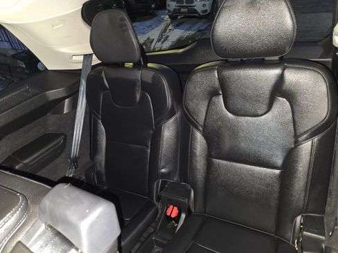 Used 2018 Volvo XC90 T6 Momentum w/ Convenience Package image 56