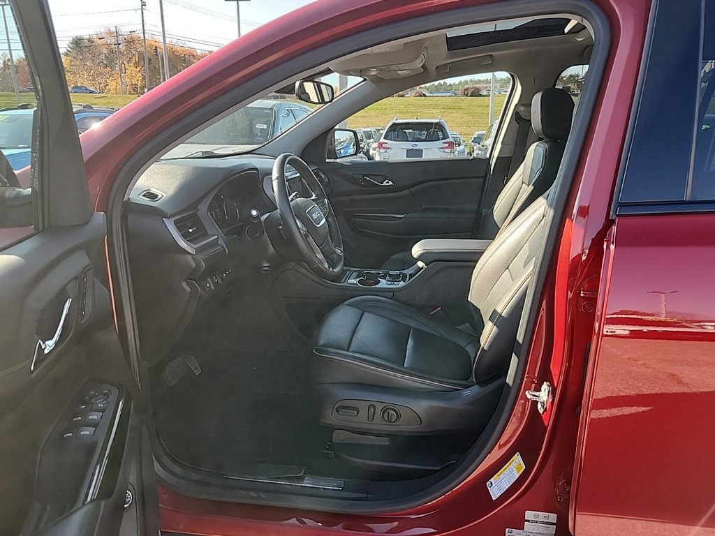 Used 2023 GMC Acadia AT4 w/ Technology Package AWD/4WD image 9