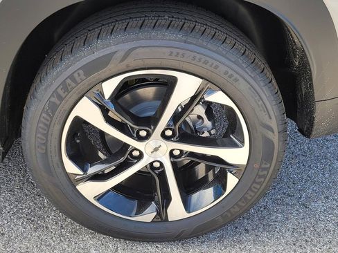 New 2026 Chevrolet Trax RS w/ Sunroof Package FWD image 4