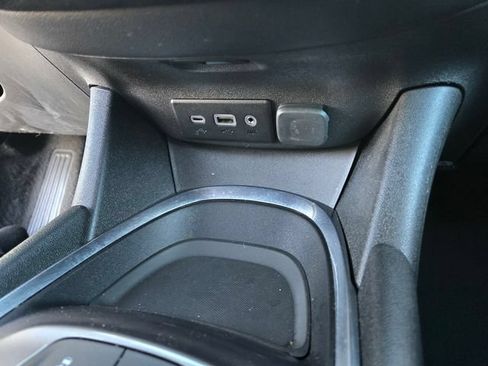 Used 2021 Chevrolet Malibu LS FWD image 17