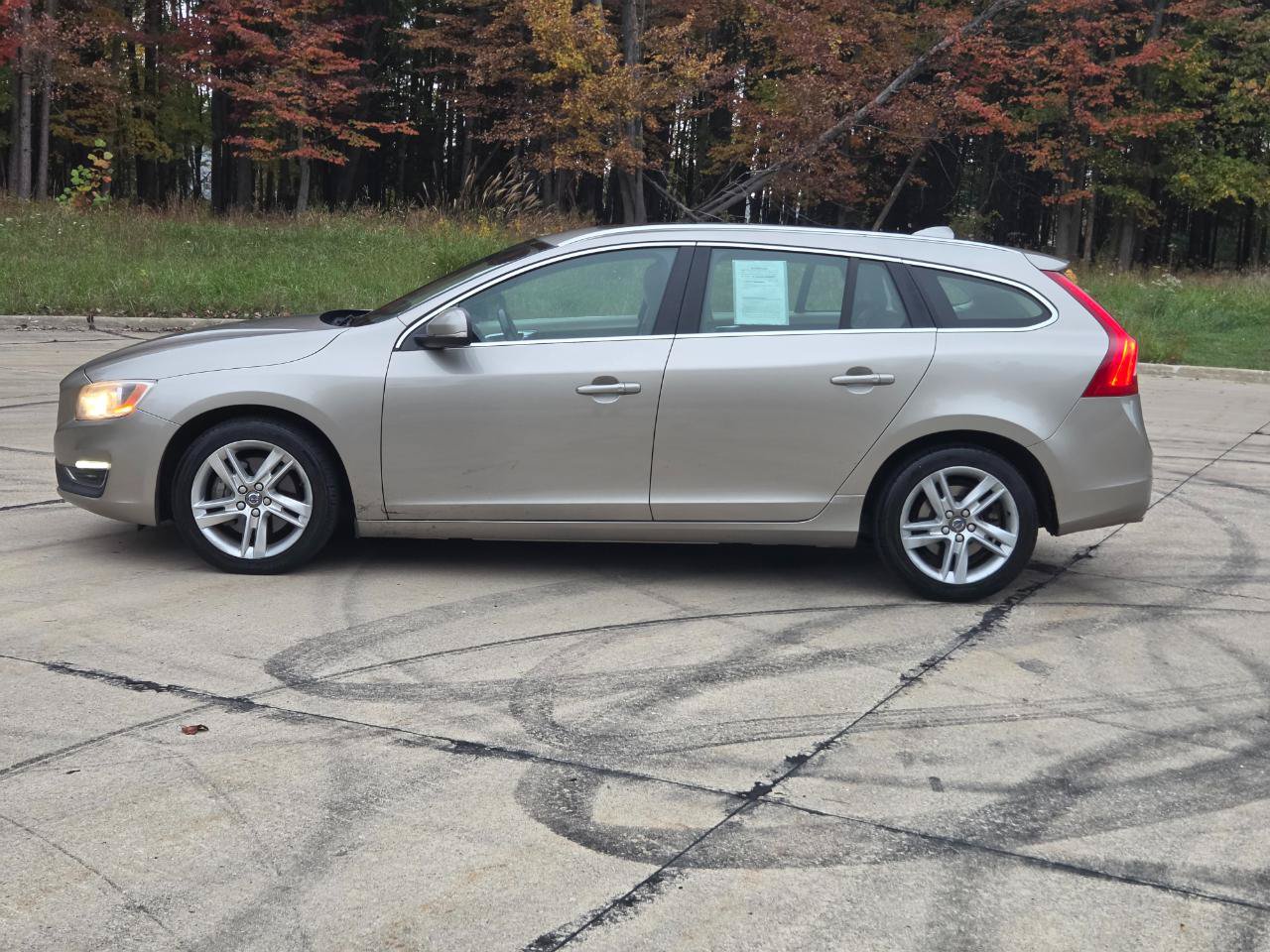 Used 2015 Volvo V60 T5 Premier w/ Convenience Package AWD/4WD image 2
