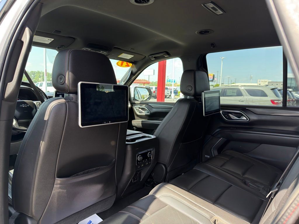 Used 2021 Chevrolet Tahoe RST w/ Luxury Package AWD/4WD image 30