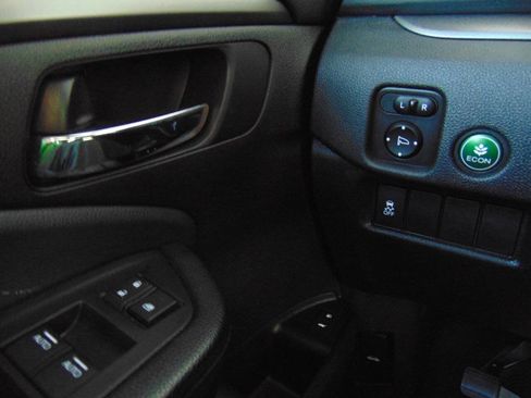 Used 2017 Honda Pilot EX-L image 11