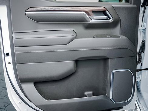 New 2026 GMC Sierra 1500 SLT image 28