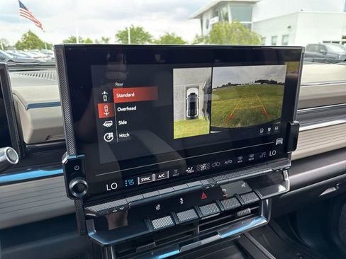 Used 2026 GMC Hummer EV SUV AWD/4WD image 15