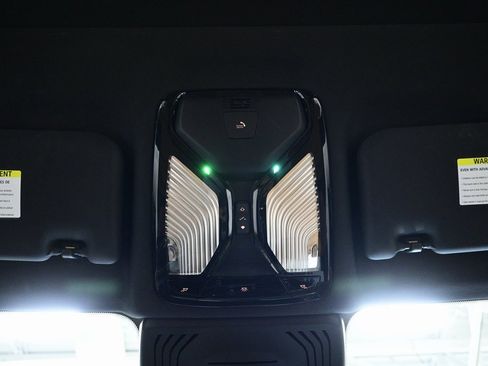 Used 2025 BMW X4 M40i w/ Premium Package image 18