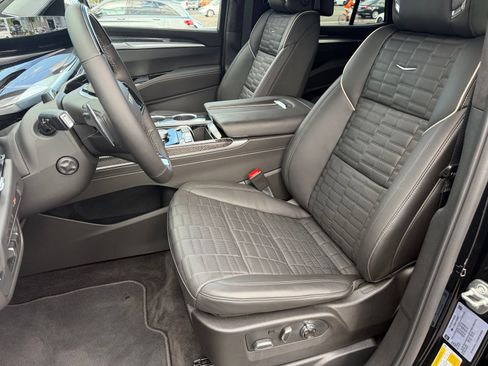Used 2026 Cadillac Escalade V AWD/4WD image 19