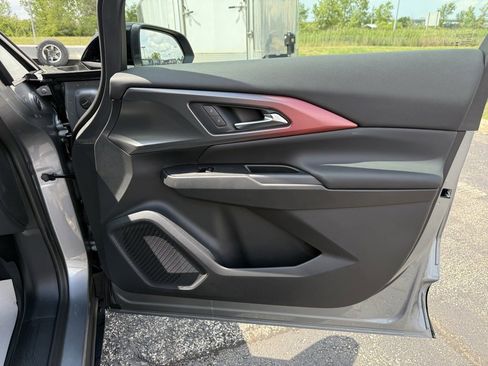 New 2025 Chevrolet Equinox EV RS image 19