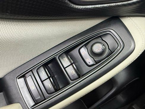Used 2023 Subaru Forester Premium AWD/4WD image 12