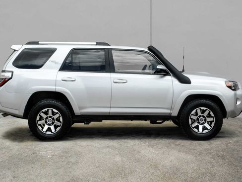 Used 2018 Toyota 4Runner TRD Off-Road AWD/4WD image 6
