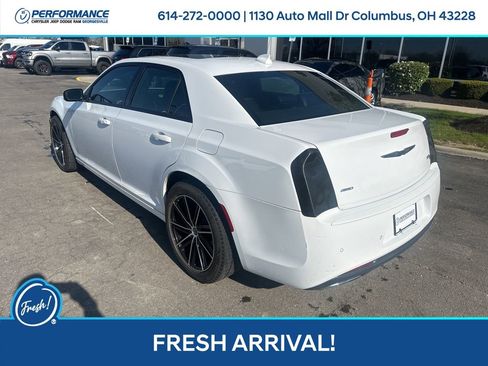 Used 2016 Chrysler 300 S w/ 300S Premium Group image 6