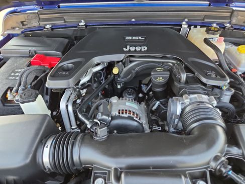 Used 2018 Jeep Wrangler Unlimited Sport AWD/4WD image 17