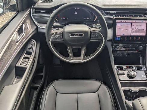 New 2024 Jeep Grand Cherokee L Limited image 13