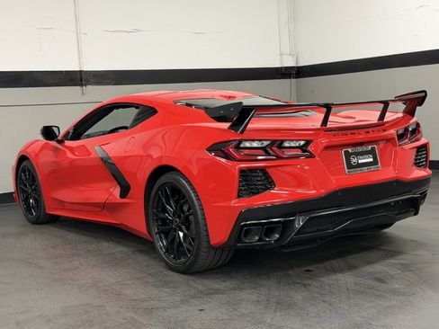 Used 2025 Chevrolet Corvette Stingray Coupe w/ 1LT image 10