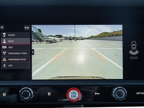 Used 2025 Porsche Macan AWD/4WD image 20