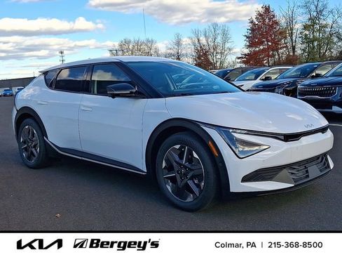 New 2025 Kia EV6 Light w/ Light LR Technology Package image 2