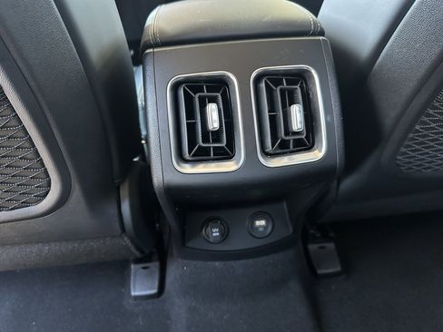 Used 2023 Kia Sorento EX image 34