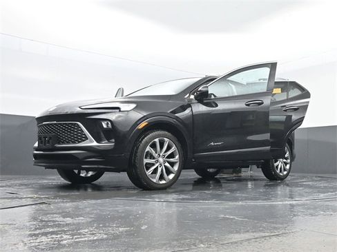 Used 2024 Buick Encore GX Avenir w/ Avenir Convenience Package image 35