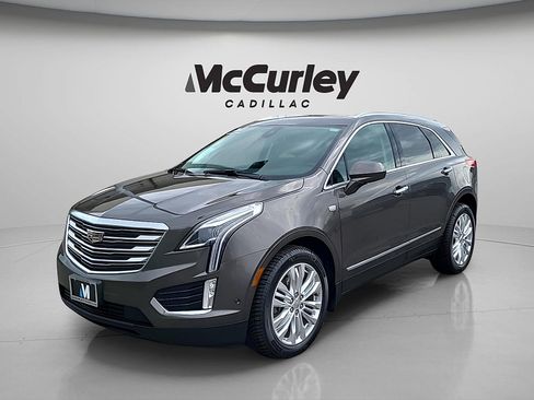 Used 2019 Cadillac XT5 Premium Luxury w/ Driver Assist Package AWD/4WD image 3