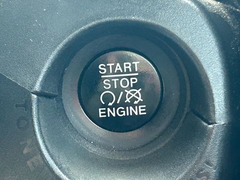 Used 2016 Jeep Renegade Trailhawk AWD/4WD image 18