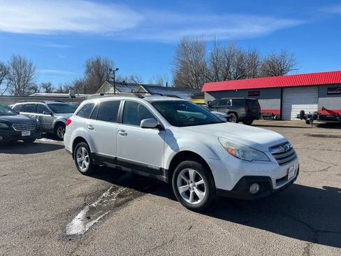Used 2014 Subaru Outback 2.5i Premium w/ Moonroof Package image 4