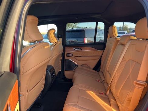 Used 2025 Jeep Grand Cherokee Summit w/ Luxury Tech Group V image 22