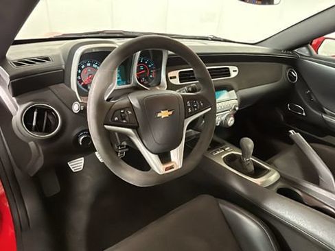 Used 2015 Chevrolet Camaro Z/28 RWD image 13