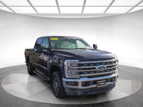 Used 2025 Ford F250 Lariat image 4