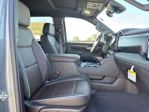New 2026 GMC Sierra 3500 Denali w/ Technology Package image 25