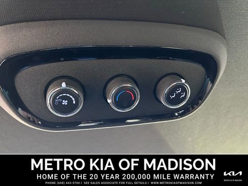 Used 2023 Dodge Durango GT image 35